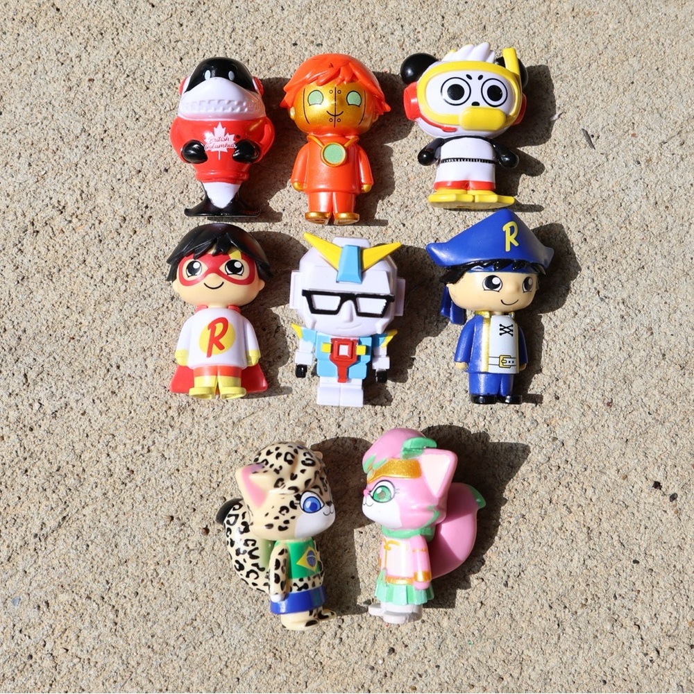 Ryans world‎ mini figures toys 2” set of 8